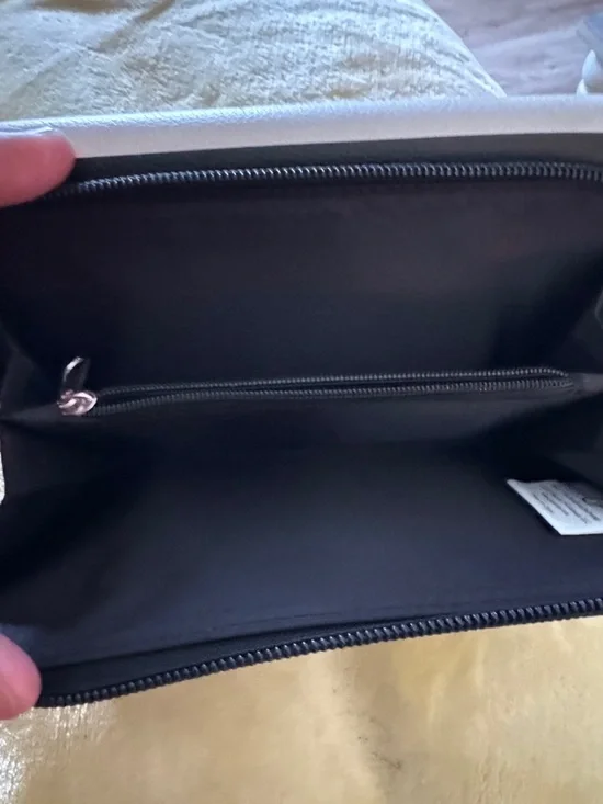 The Bradford Exchange Snoopy & Woodstock Black and White Trifold Wallet - Picture 9 of 9